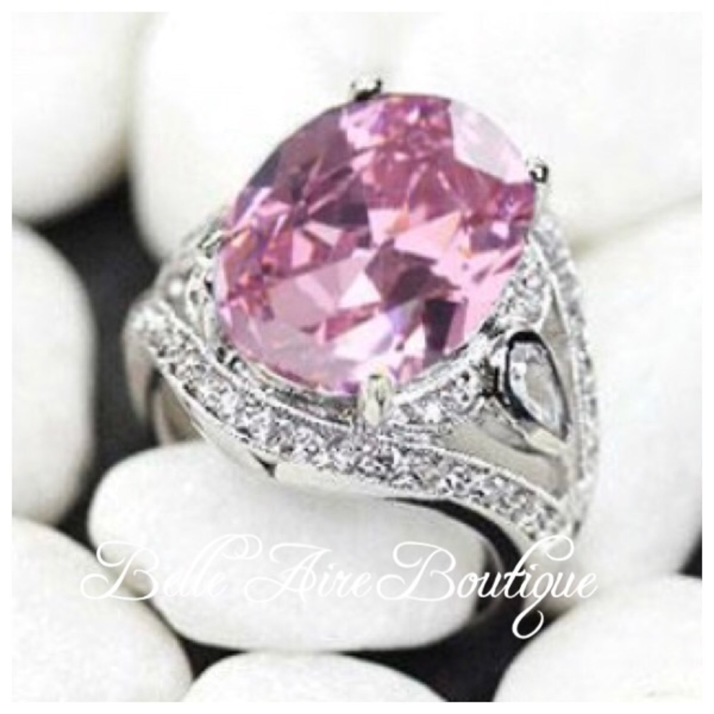 5⭐️Rated! Gorgeous Fashion Ring